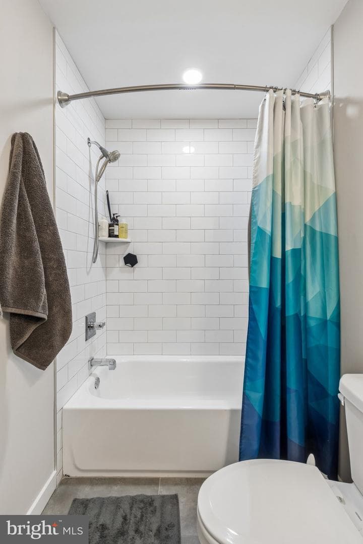 1648-50 Ridge Avenue #302 photo 24