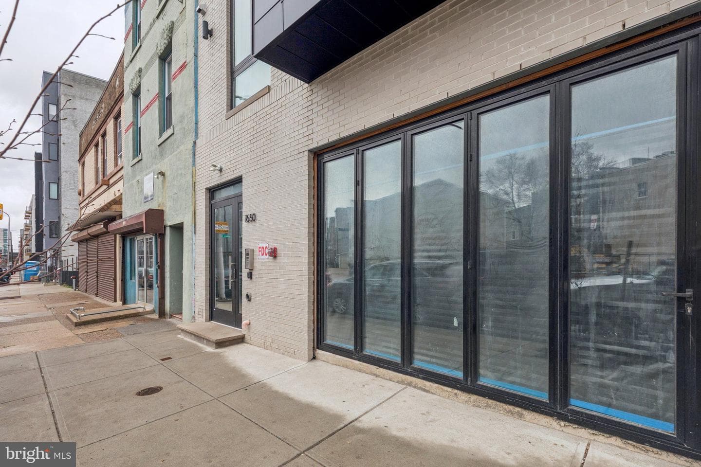 1648-50 Ridge Avenue #302 photo 34