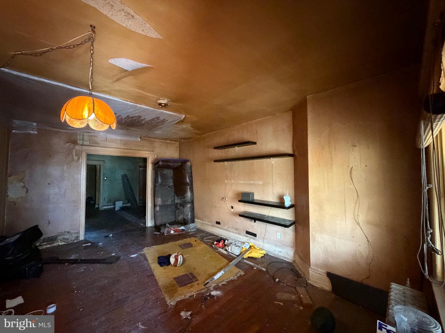 6053 Pine Street photo 5