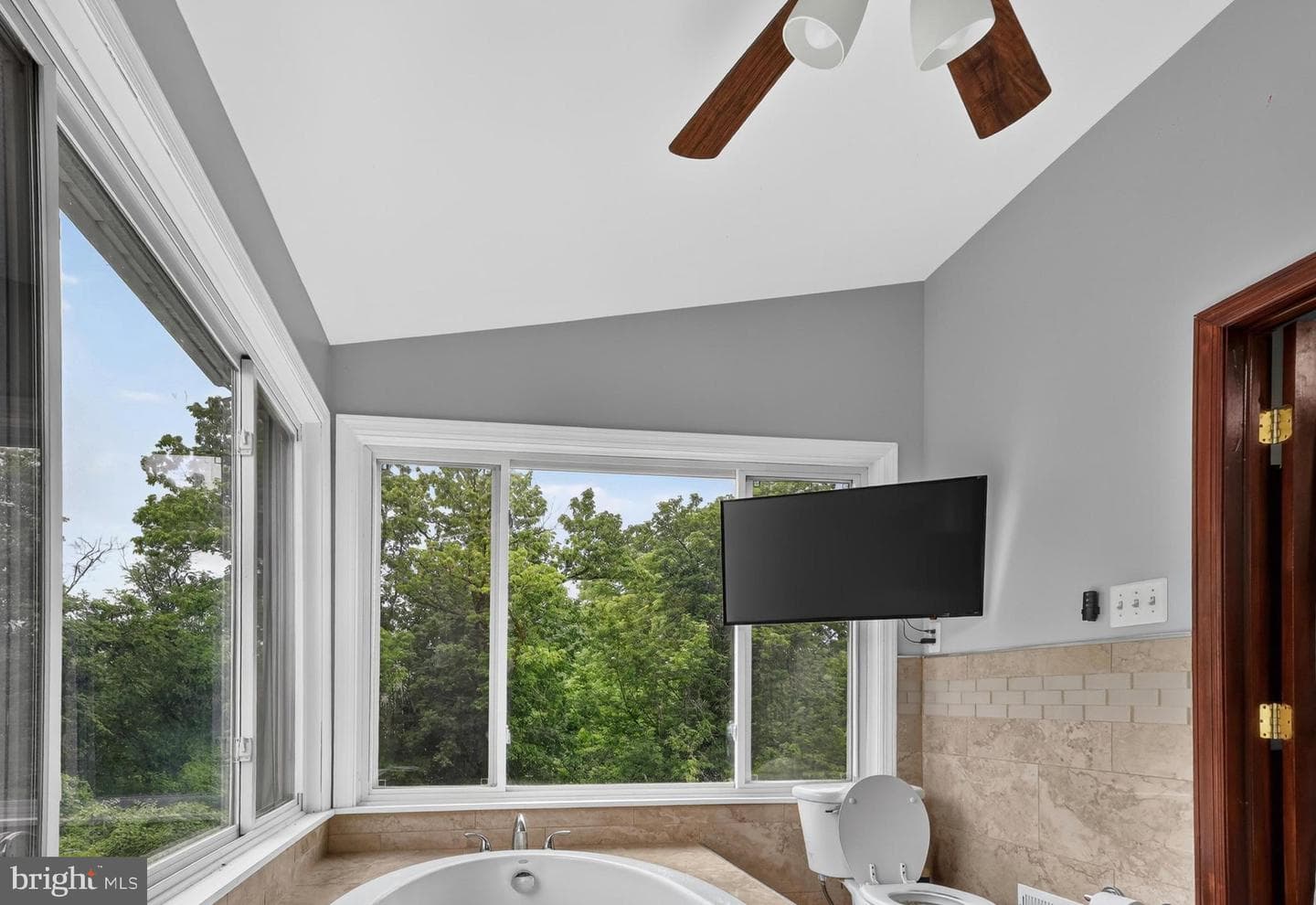 8 Blakiston Lane photo 14