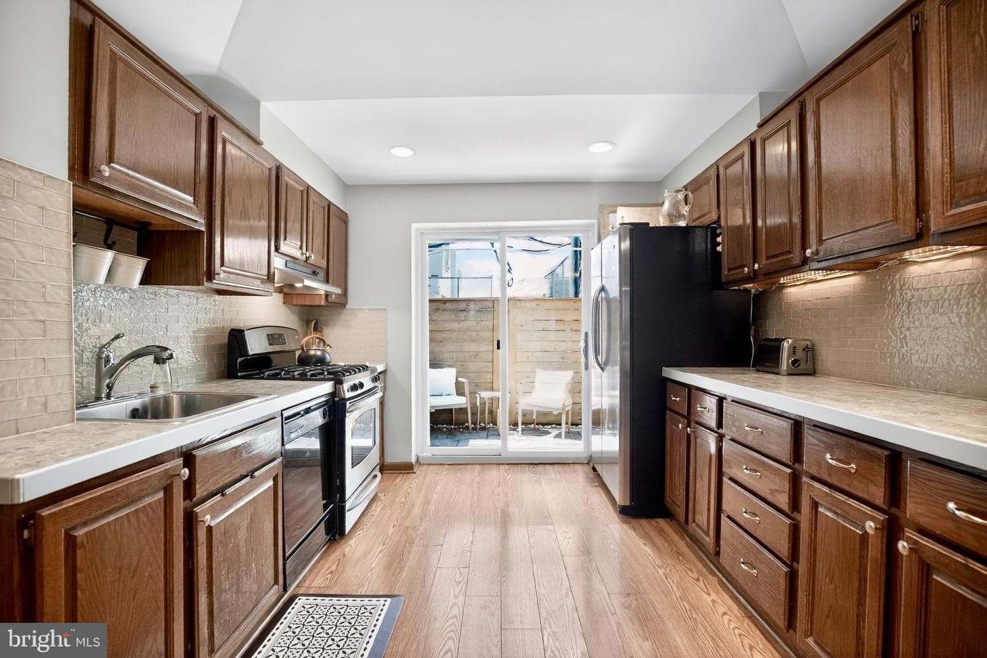 1020 Wolf Street photo 10