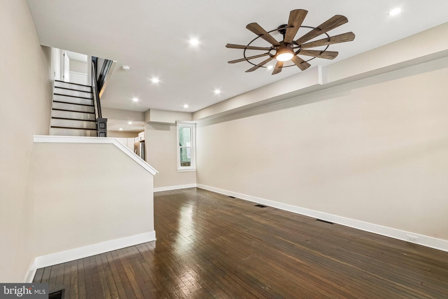 2075 E Venango Street photo 7