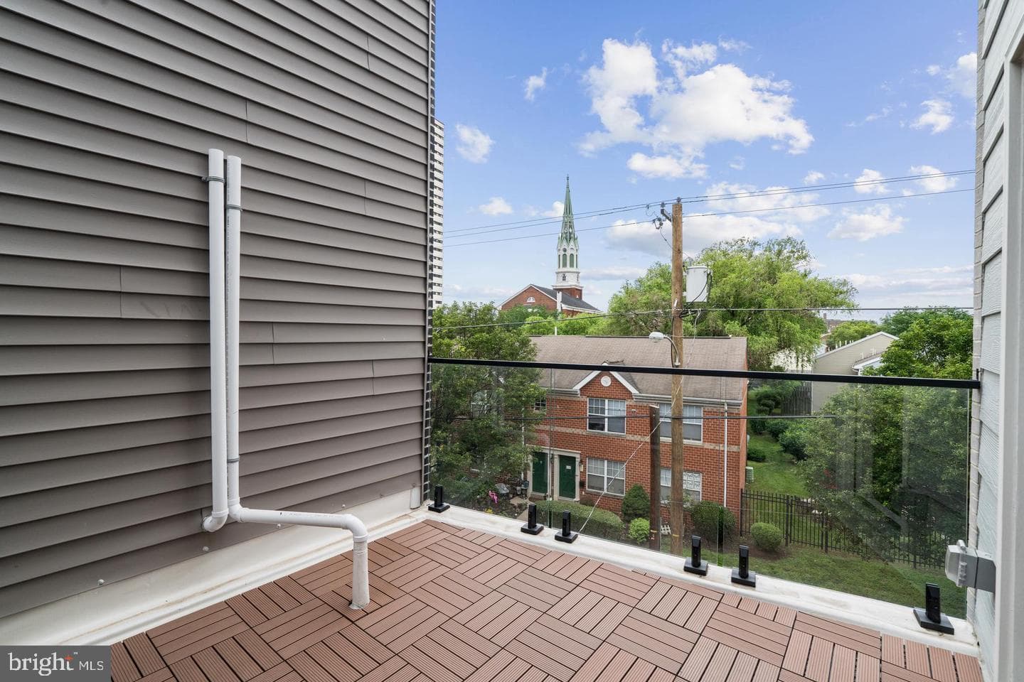 246 Montrose Street photo 18