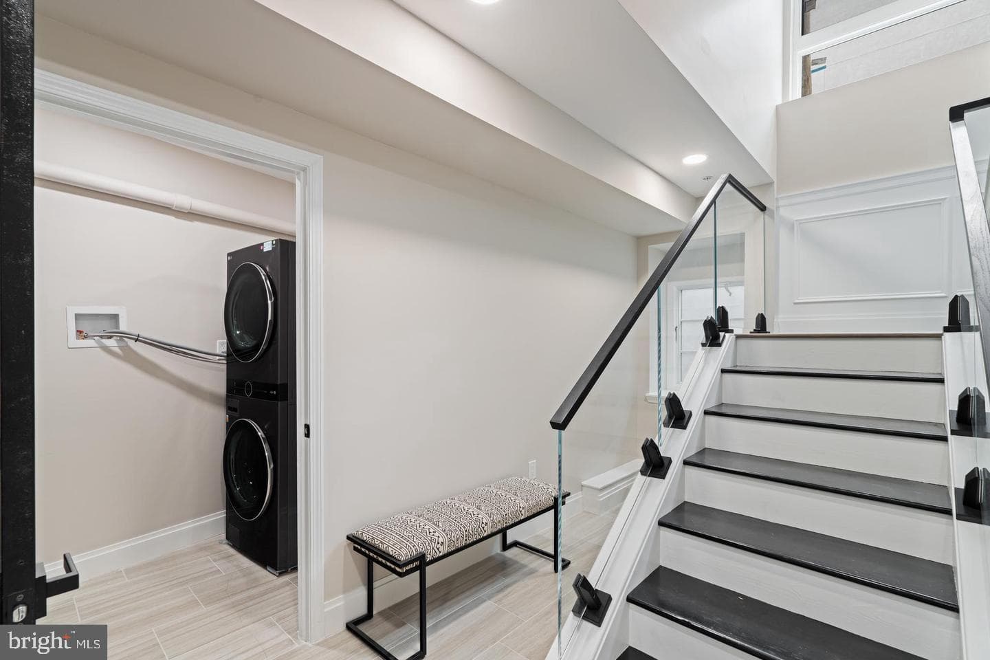 246 Montrose Street photo 35