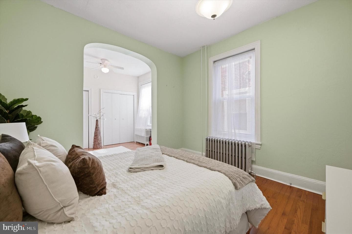 1127 Green Street photo 12