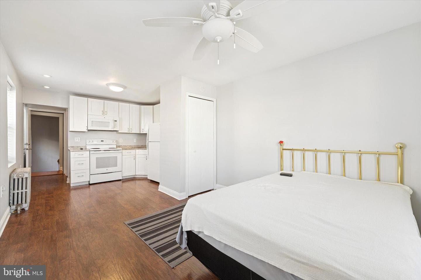 1127 Green Street photo 20