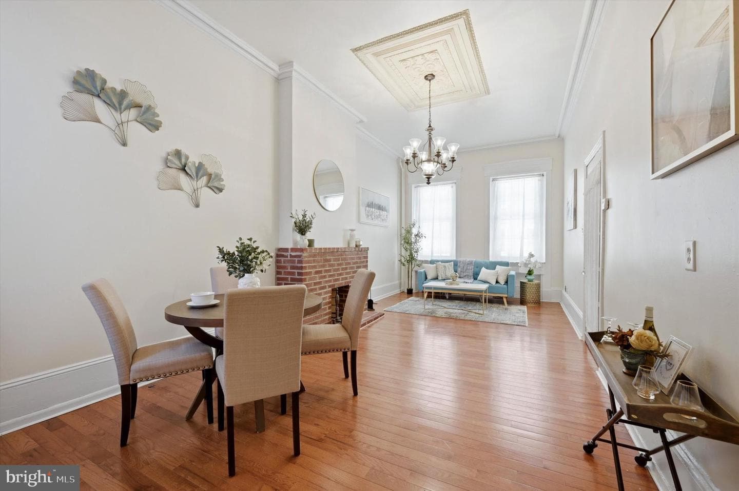 1127 Green Street photo 5