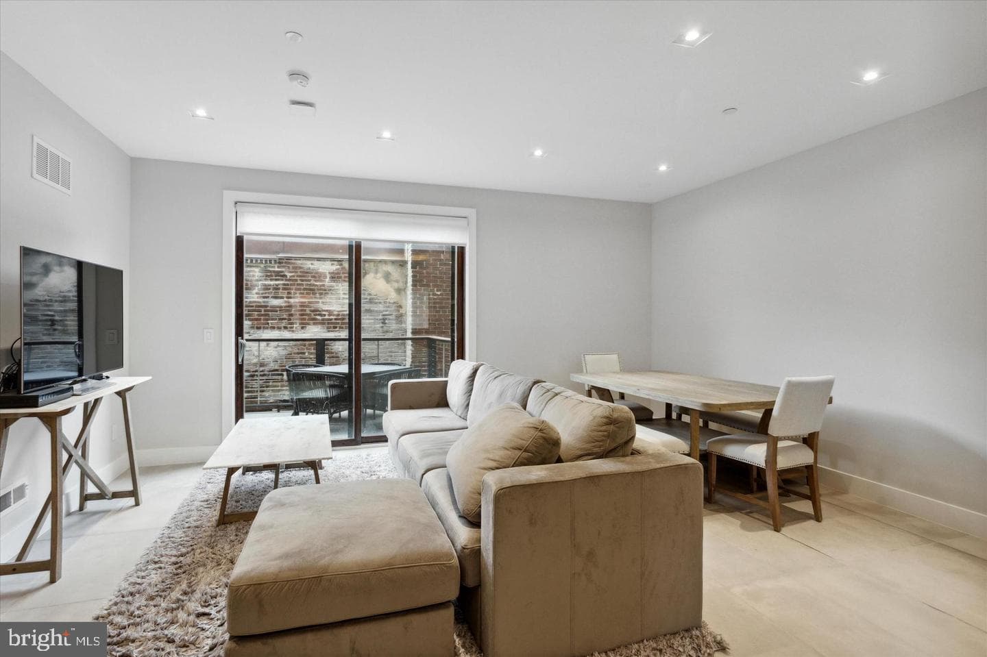 432 Gaskill Street photo 38