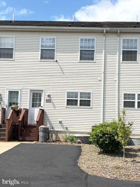 2543 Pickwick Street photo 3