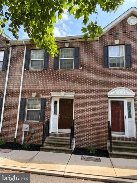 2543 Pickwick Street photo 4