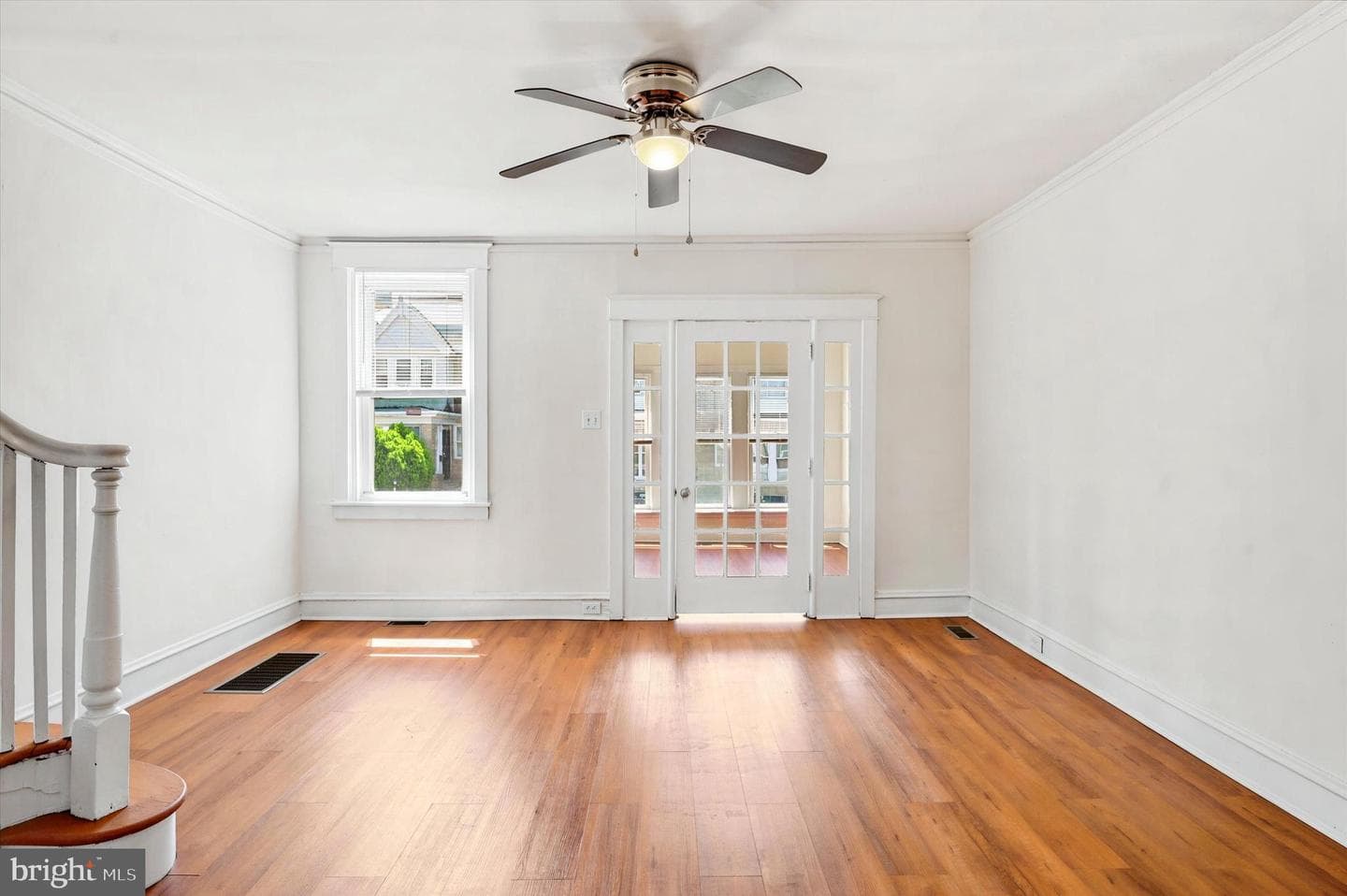 5851 Fernwood Street photo 4