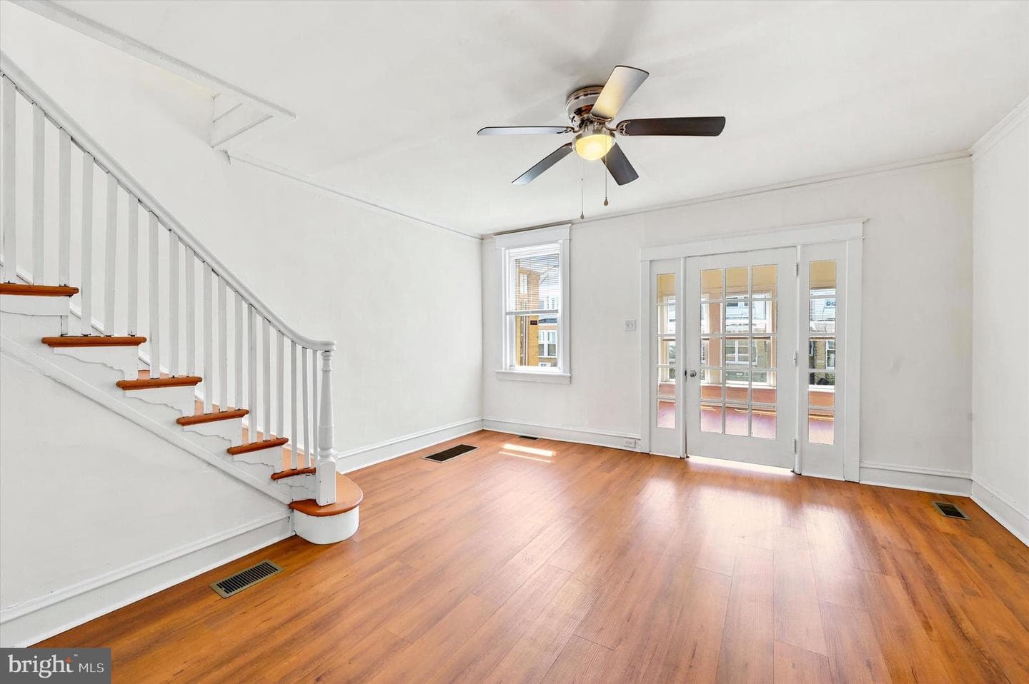 5851 Fernwood Street photo 5