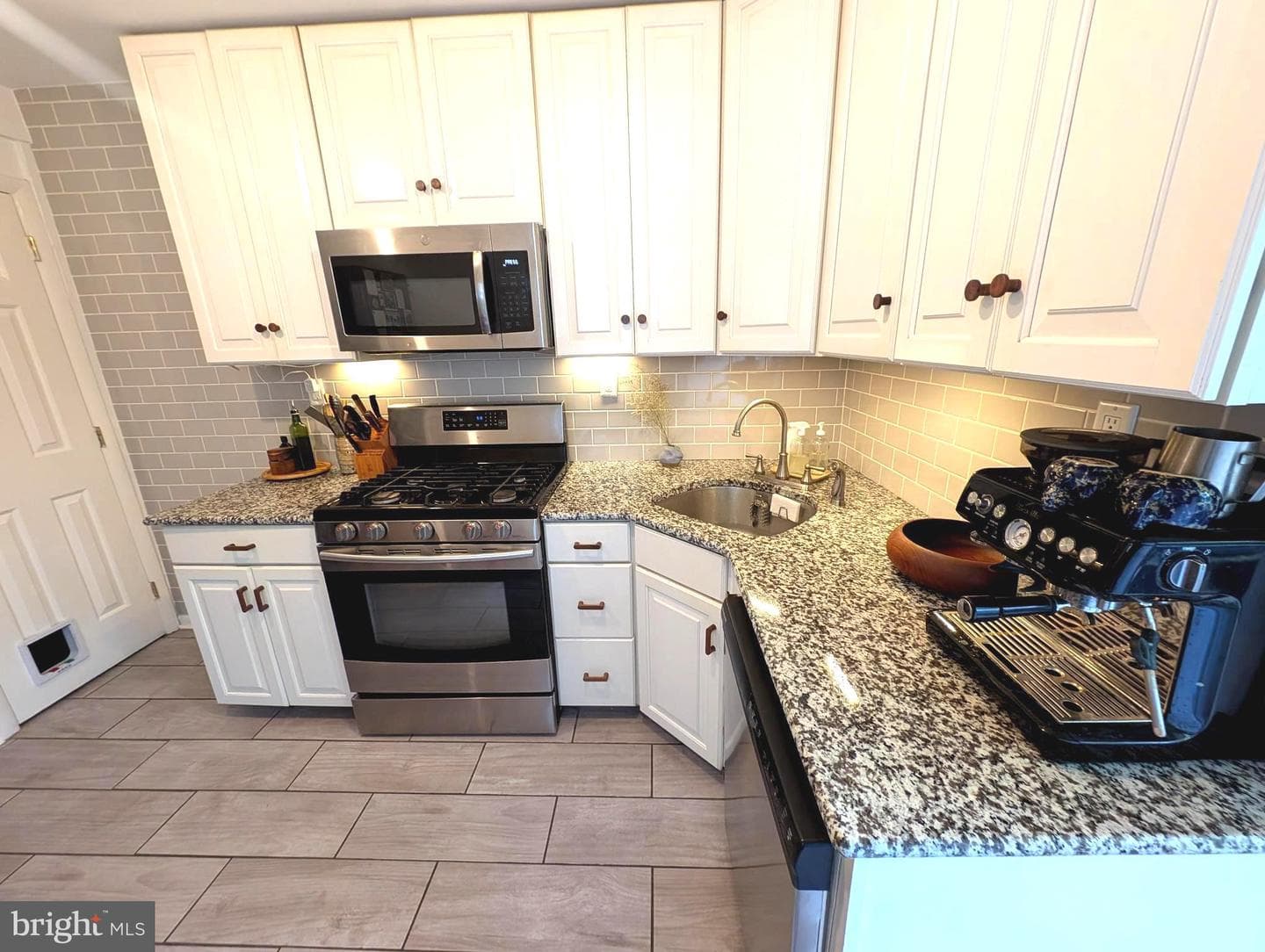 865 N Bambrey Street photo 15