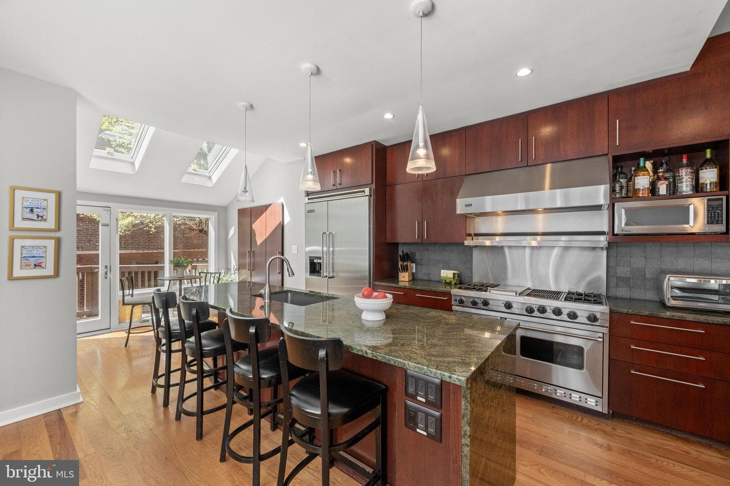 303 Spruce Street photo 8