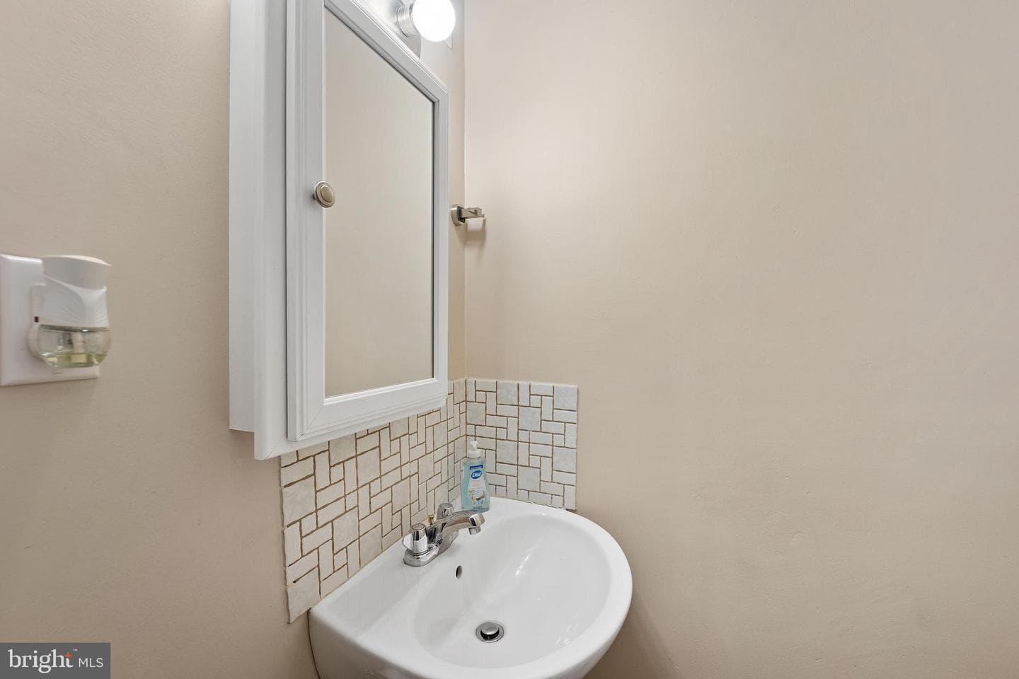 5250 Saul Street photo 7