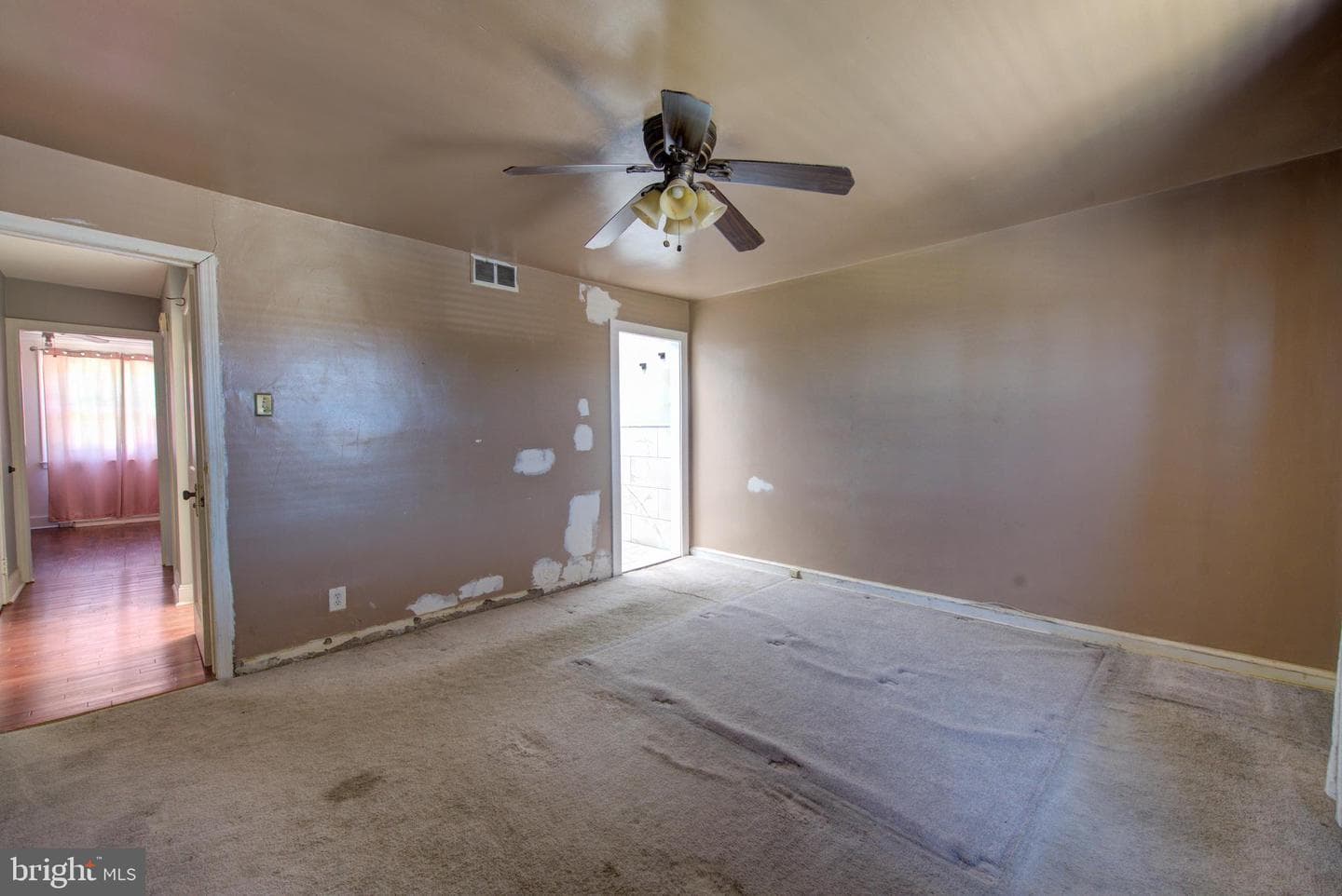 6330 Everett Avenue photo 18