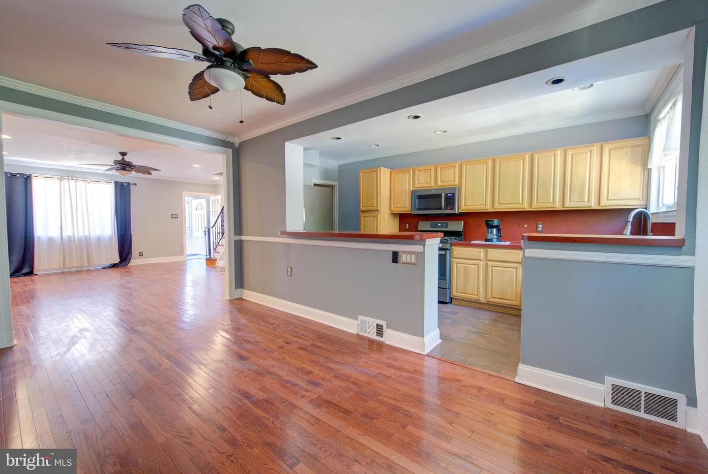 6330 Everett Avenue photo 8