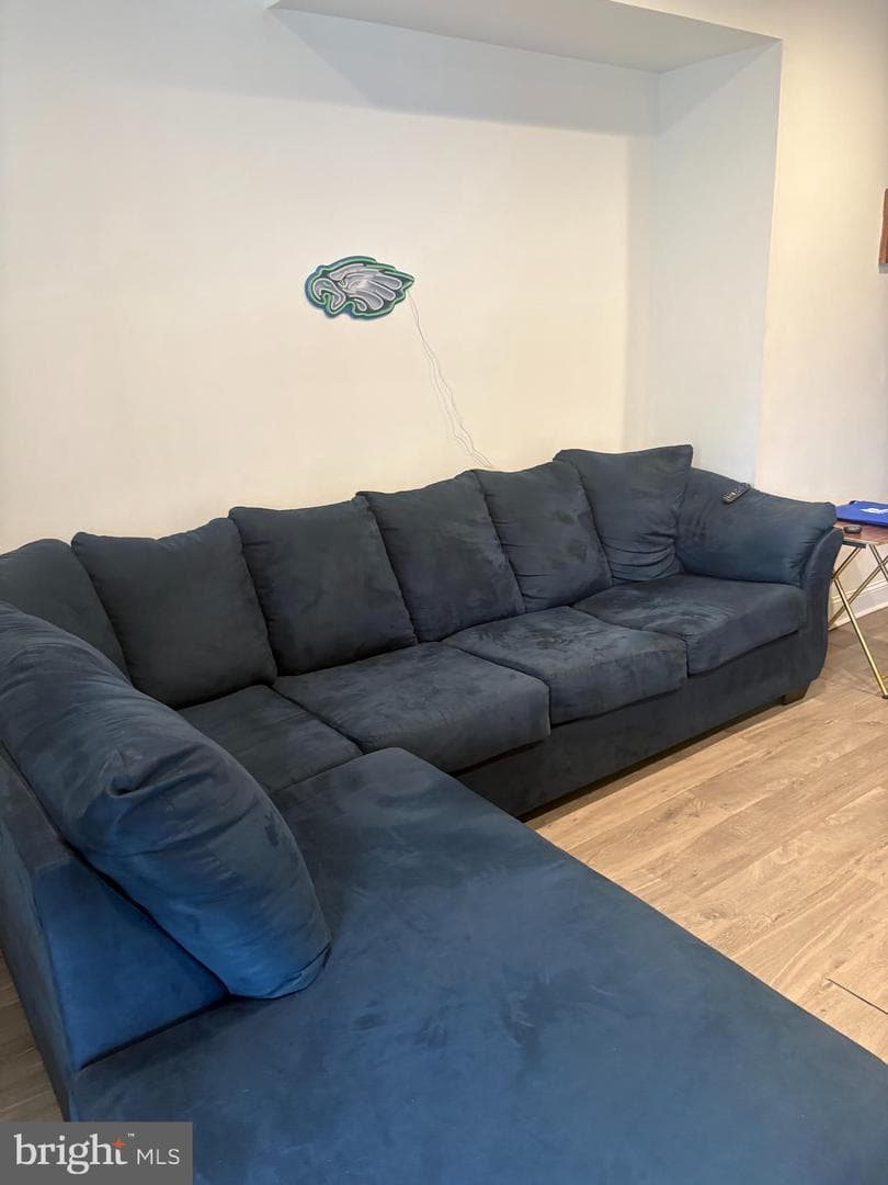 2118 Bridge Street photo 4