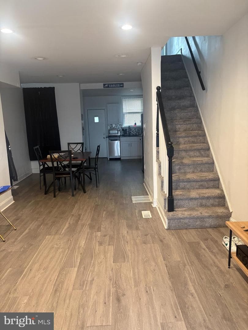 2118 Bridge Street photo 7