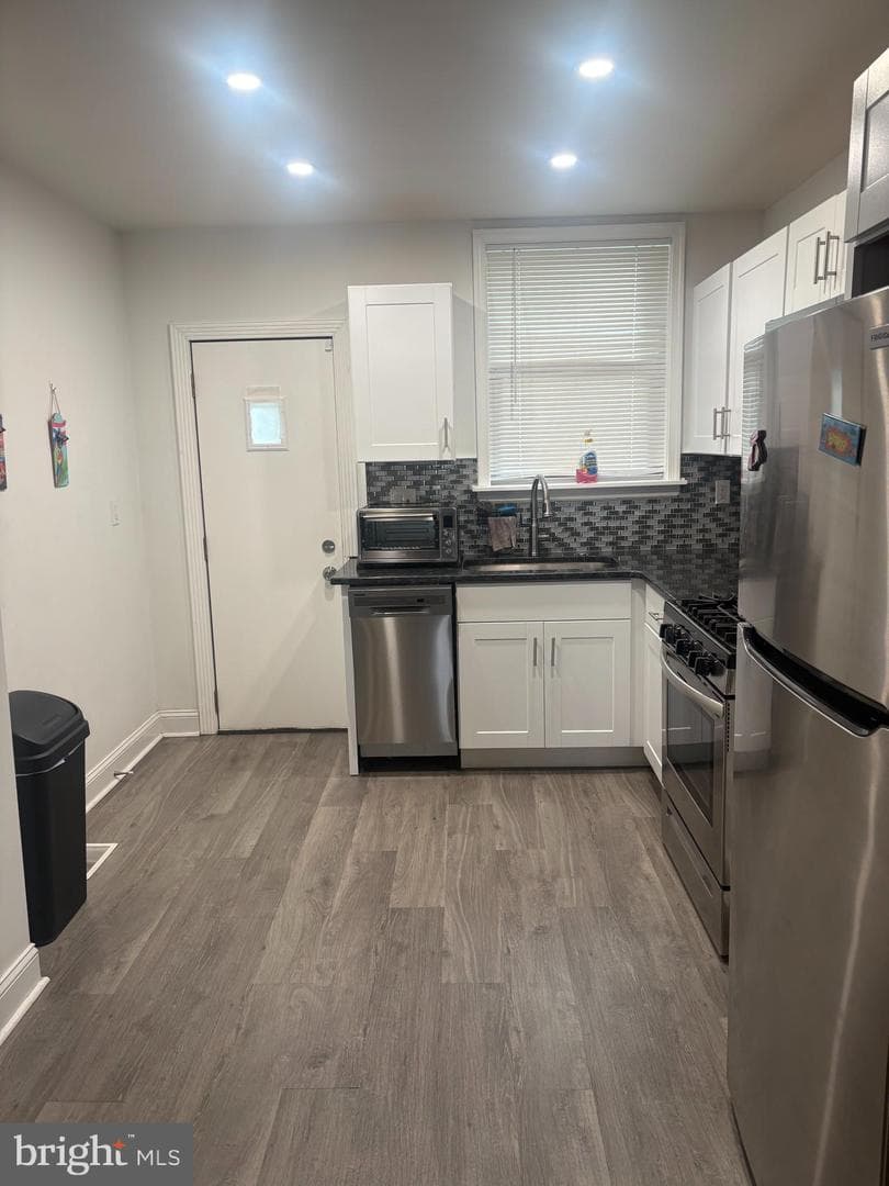 2118 Bridge Street photo 8