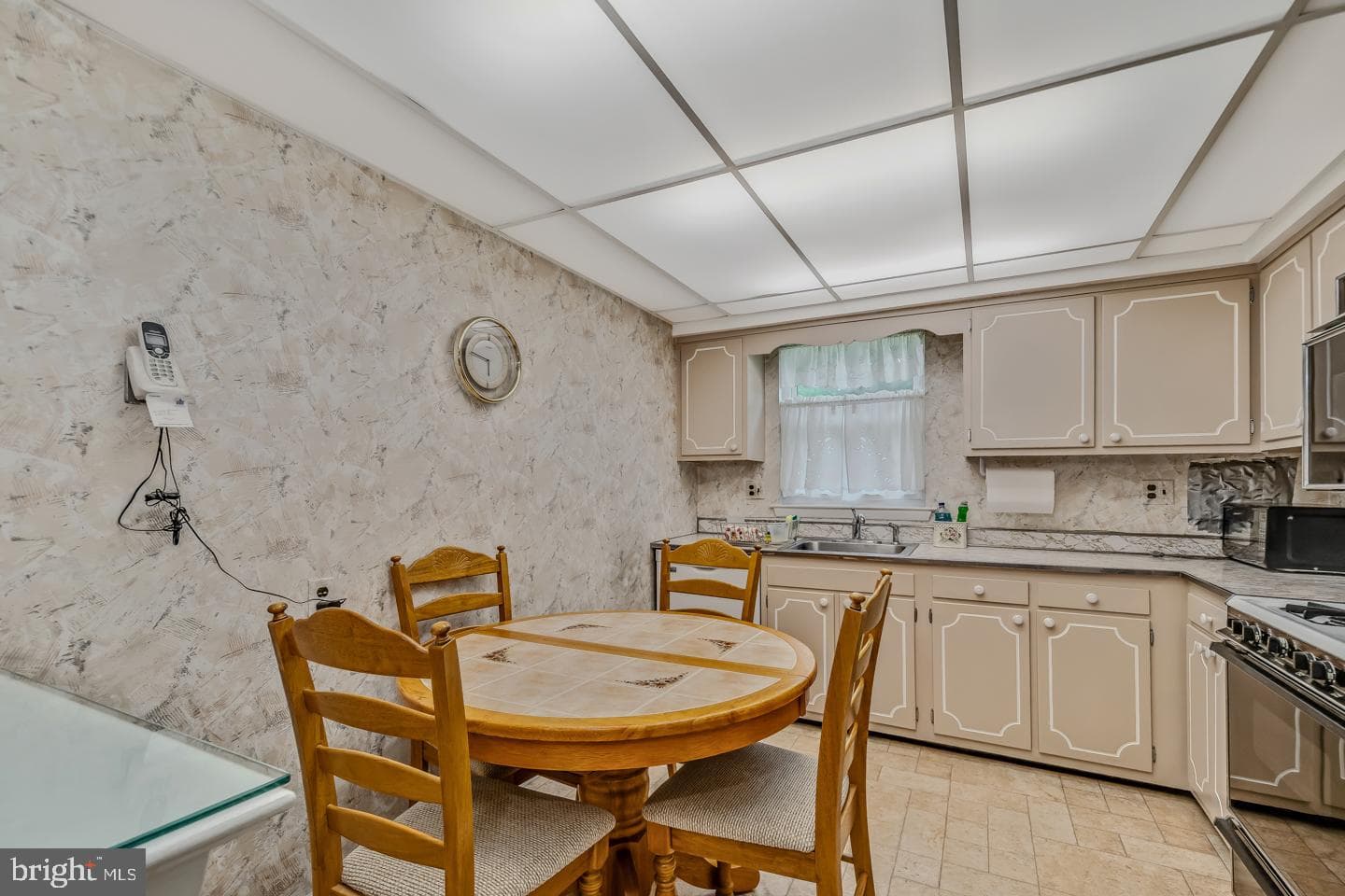 416 Tomlinson Road photo 6
