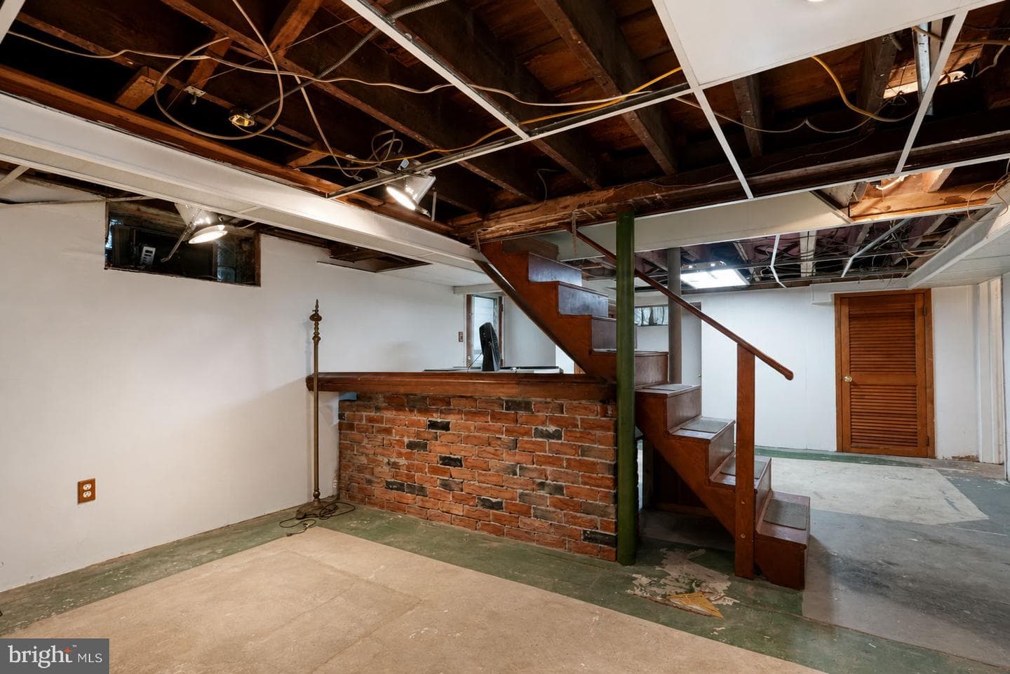 427 Hartel Ave photo 48