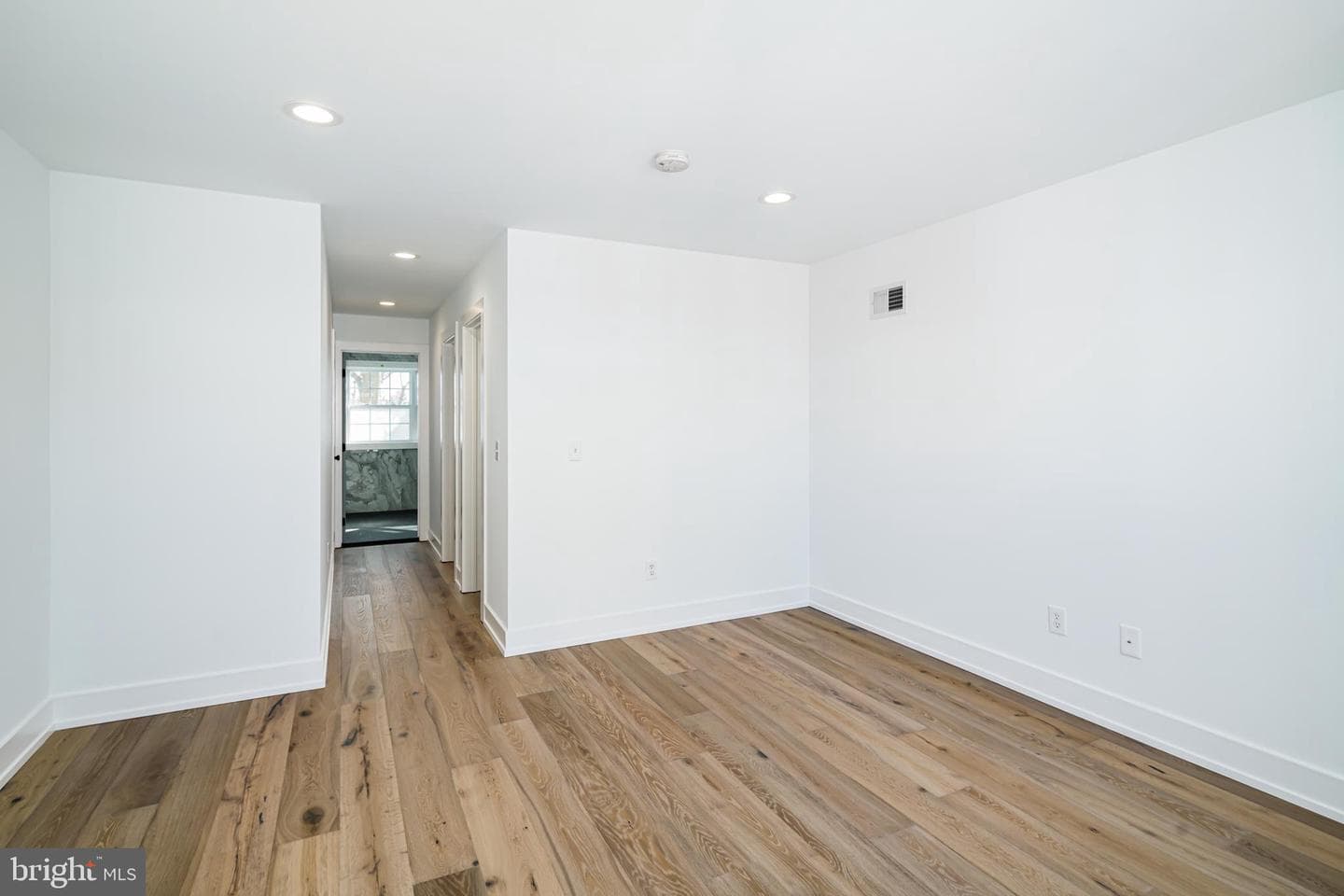 1532 Catharine Street photo 24