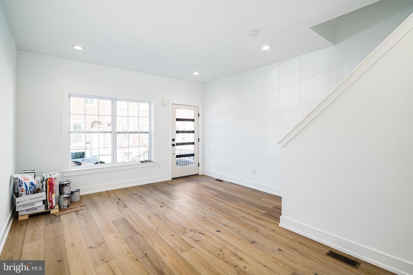 1532 Catharine Street photo 8