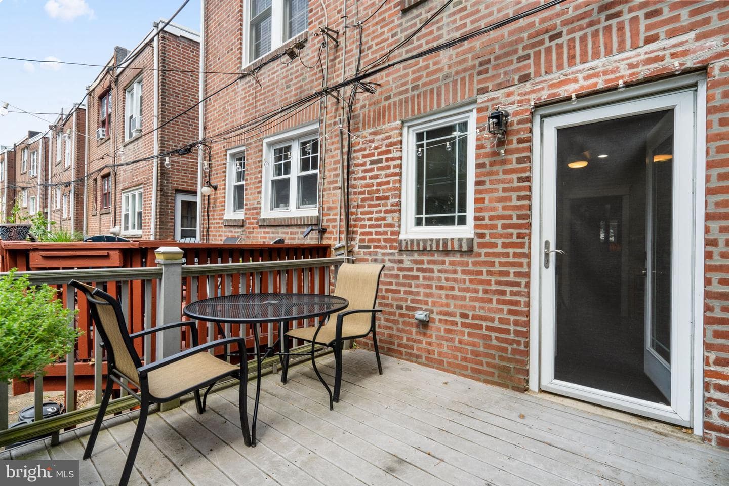 156 E Roumfort Road photo 28