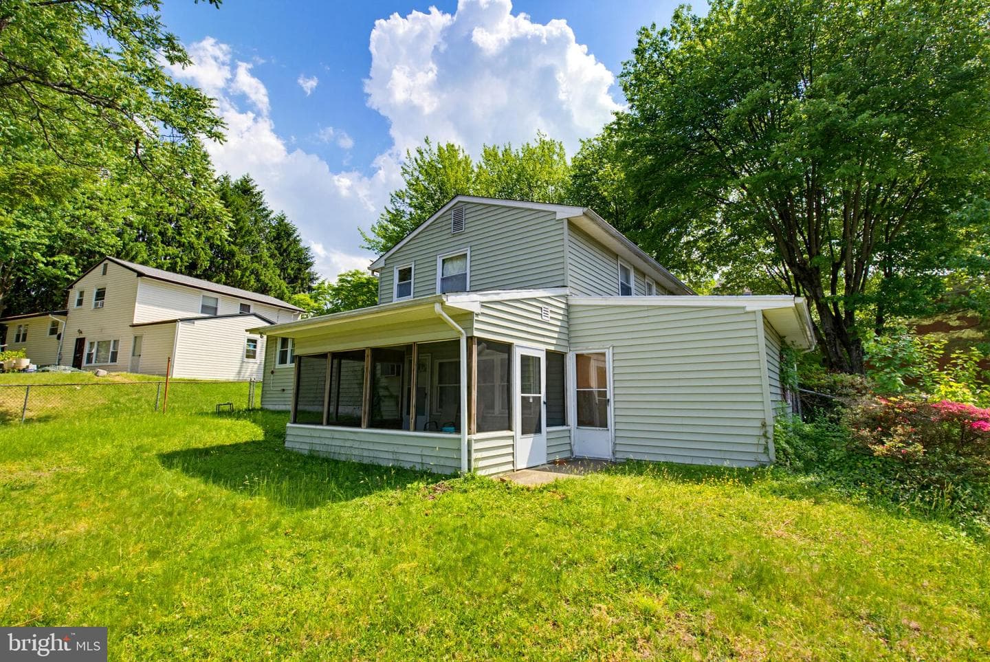 601 Sharon Lane photo 16