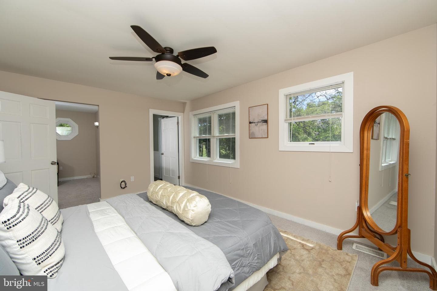 335 Cinnaminson Street photo 25