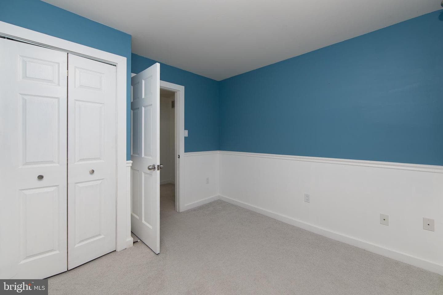 335 Cinnaminson Street photo 37