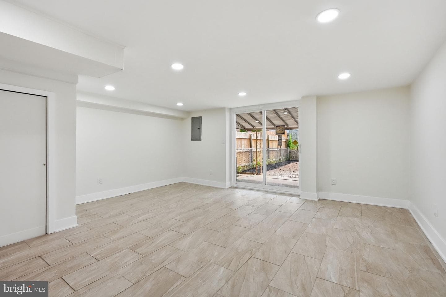 2822 Maxwell Street photo 29