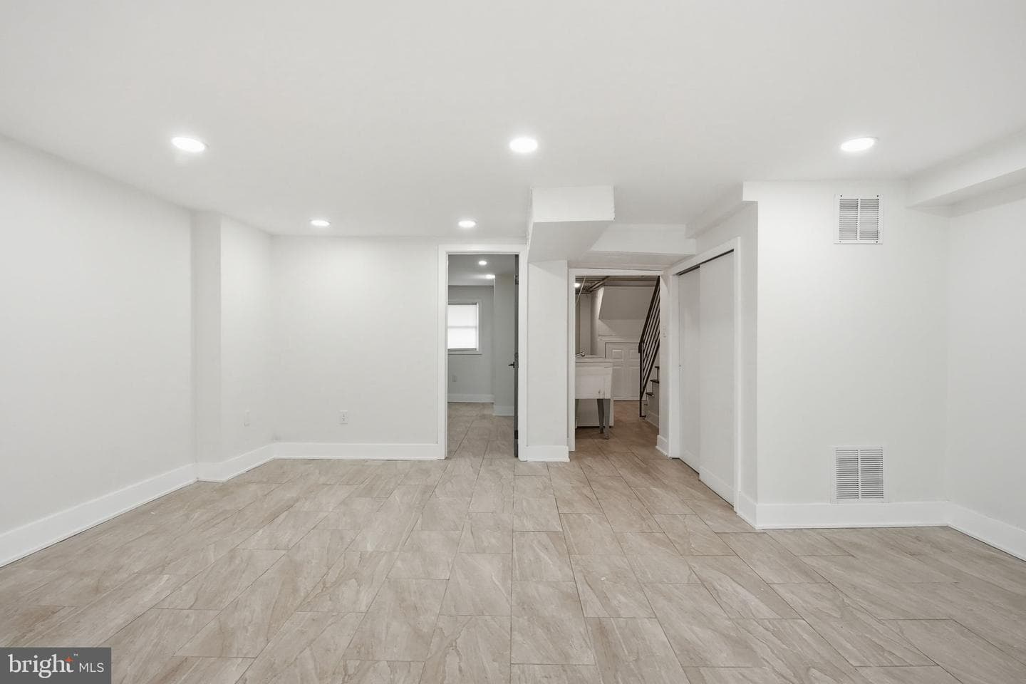 2822 Maxwell Street photo 30