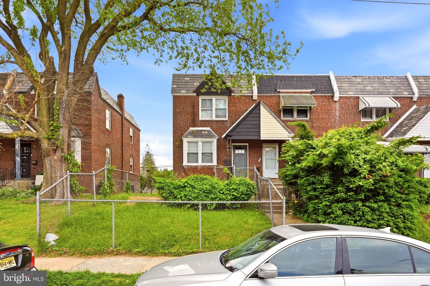 1128 E Upsal Street photo 45