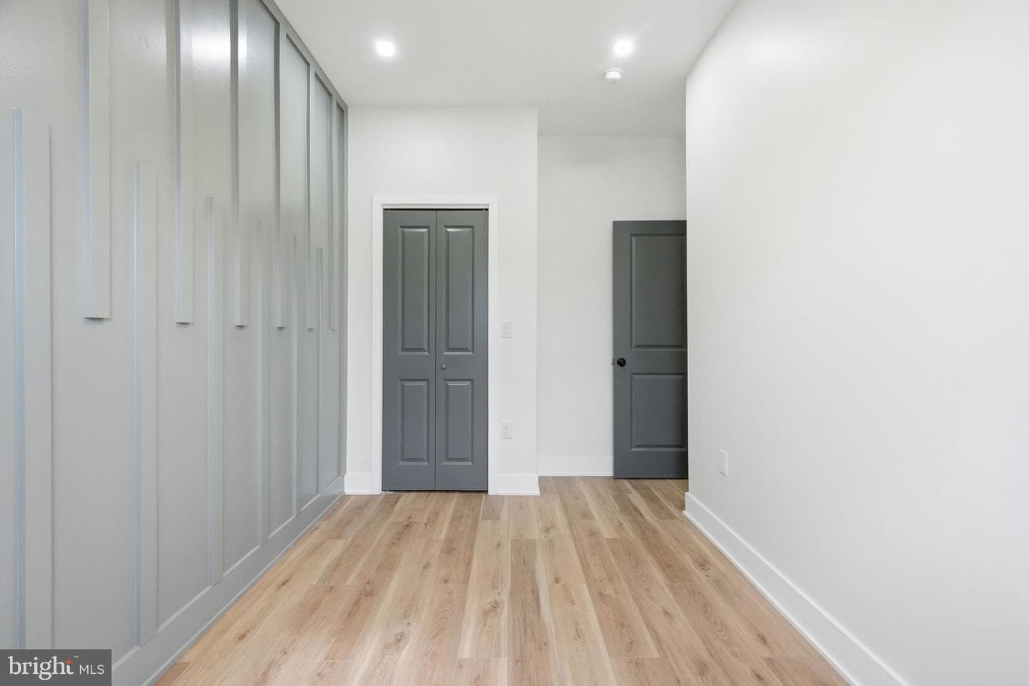512 S Yewdall Street photo 20