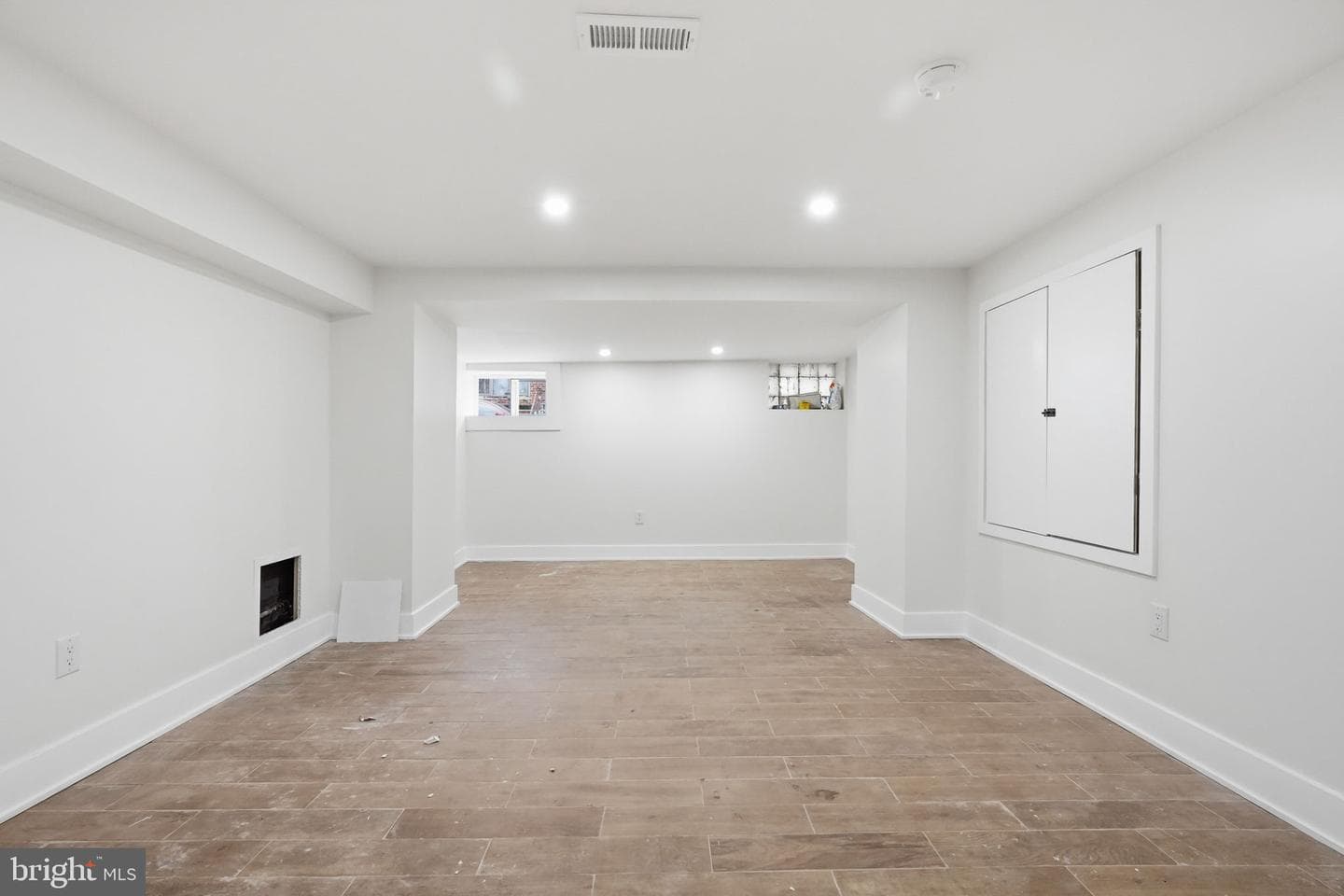 512 S Yewdall Street photo 32