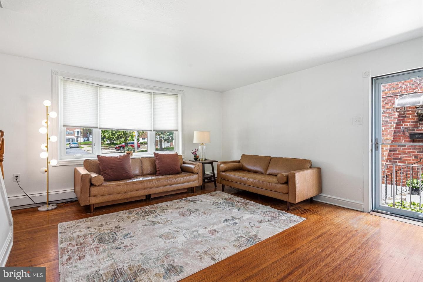 15063 London Road photo 2