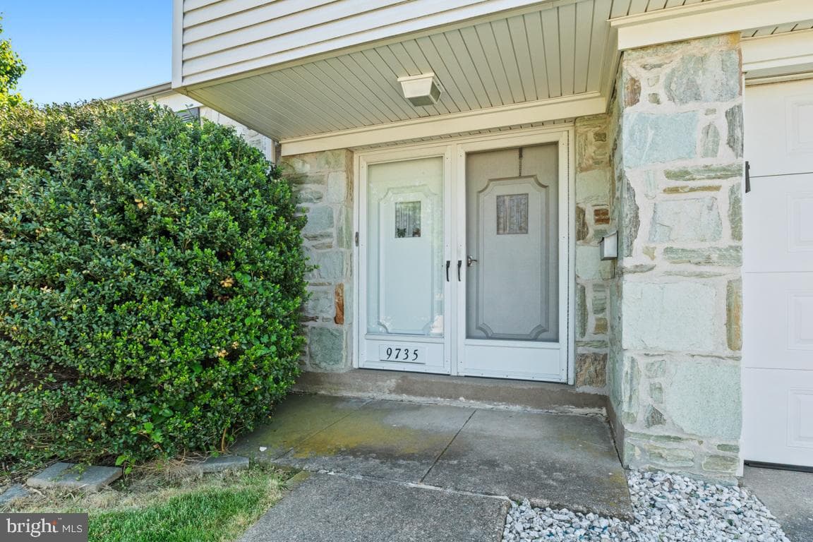 9735 Glenhope Road photo 30