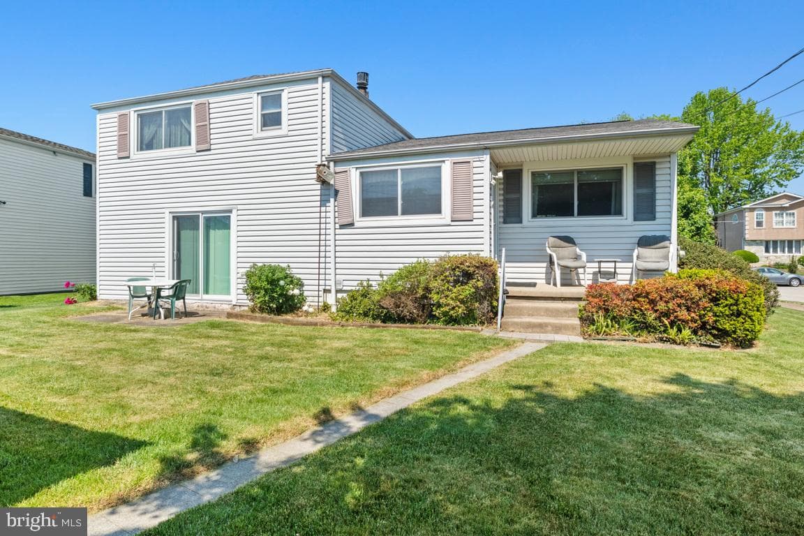 9735 Glenhope Road photo 32