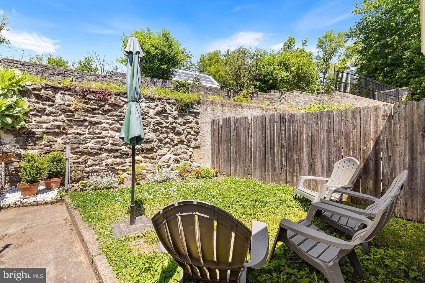 3573 Calumet Street photo 16