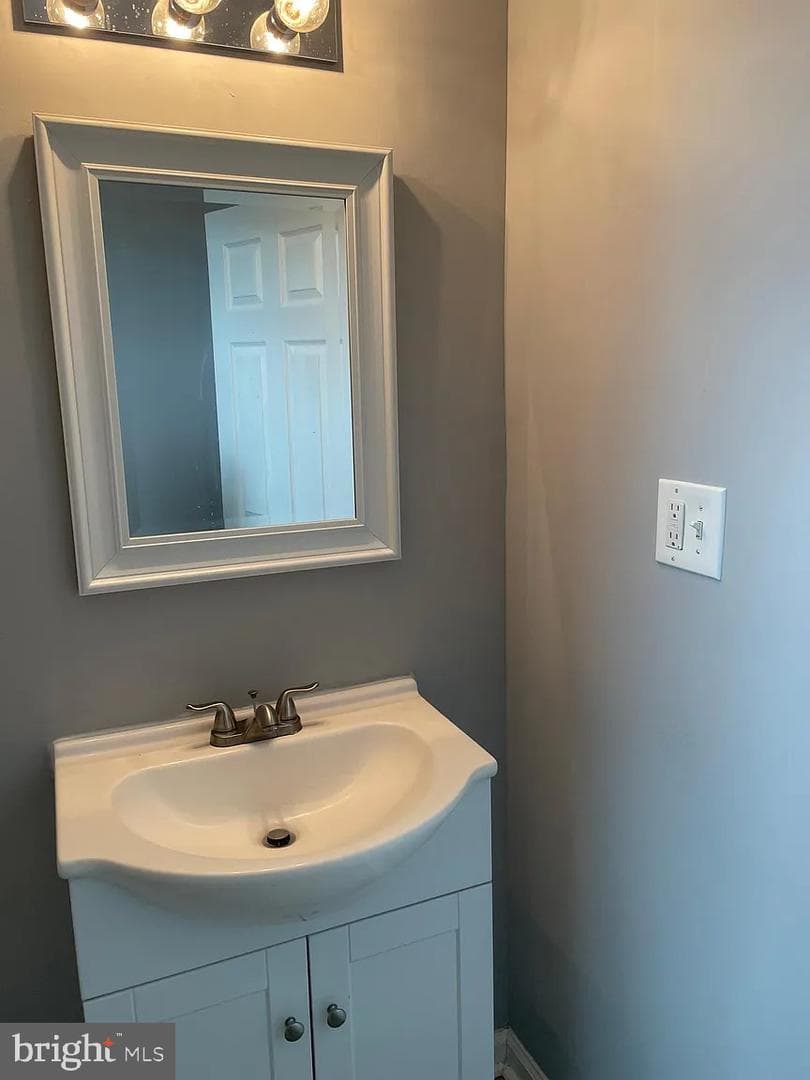 4751 Upland Street photo 9