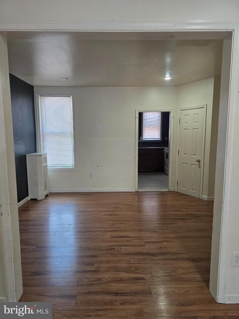 4027 Maywood St photo 4