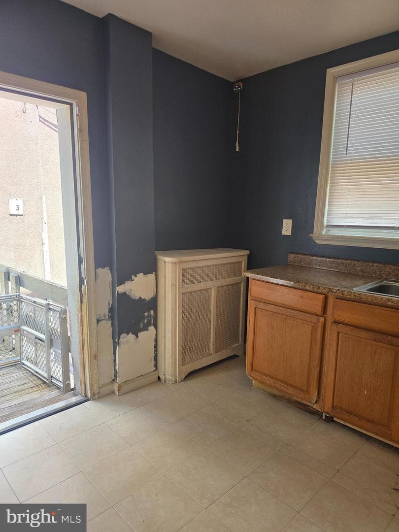 4027 Maywood St photo 7