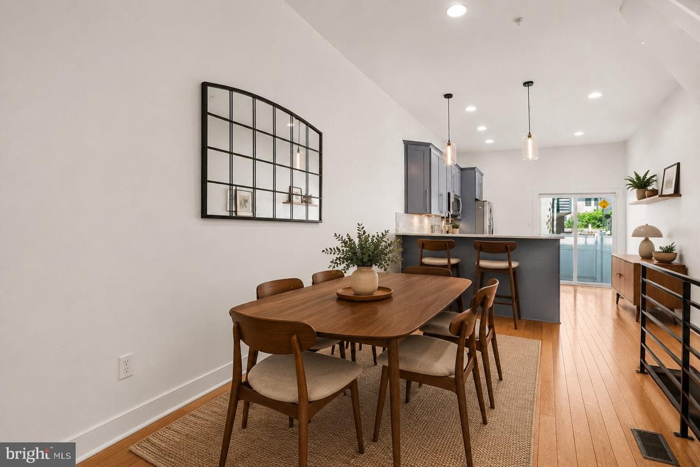1617 Fitzwater Street photo 3