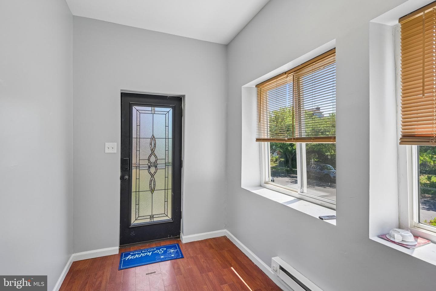 407 Unruh Avenue photo 3