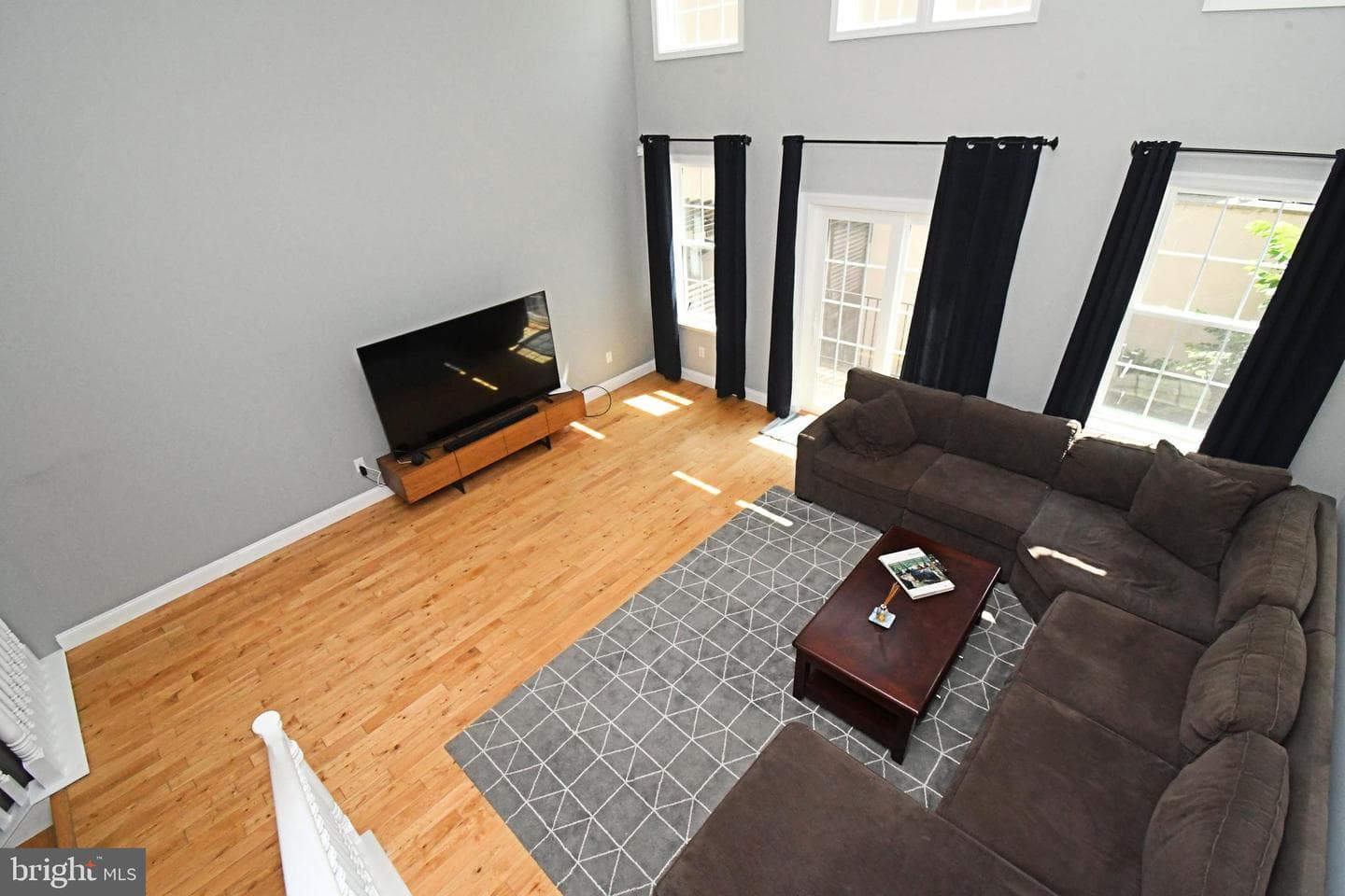 919 N American Street photo 11