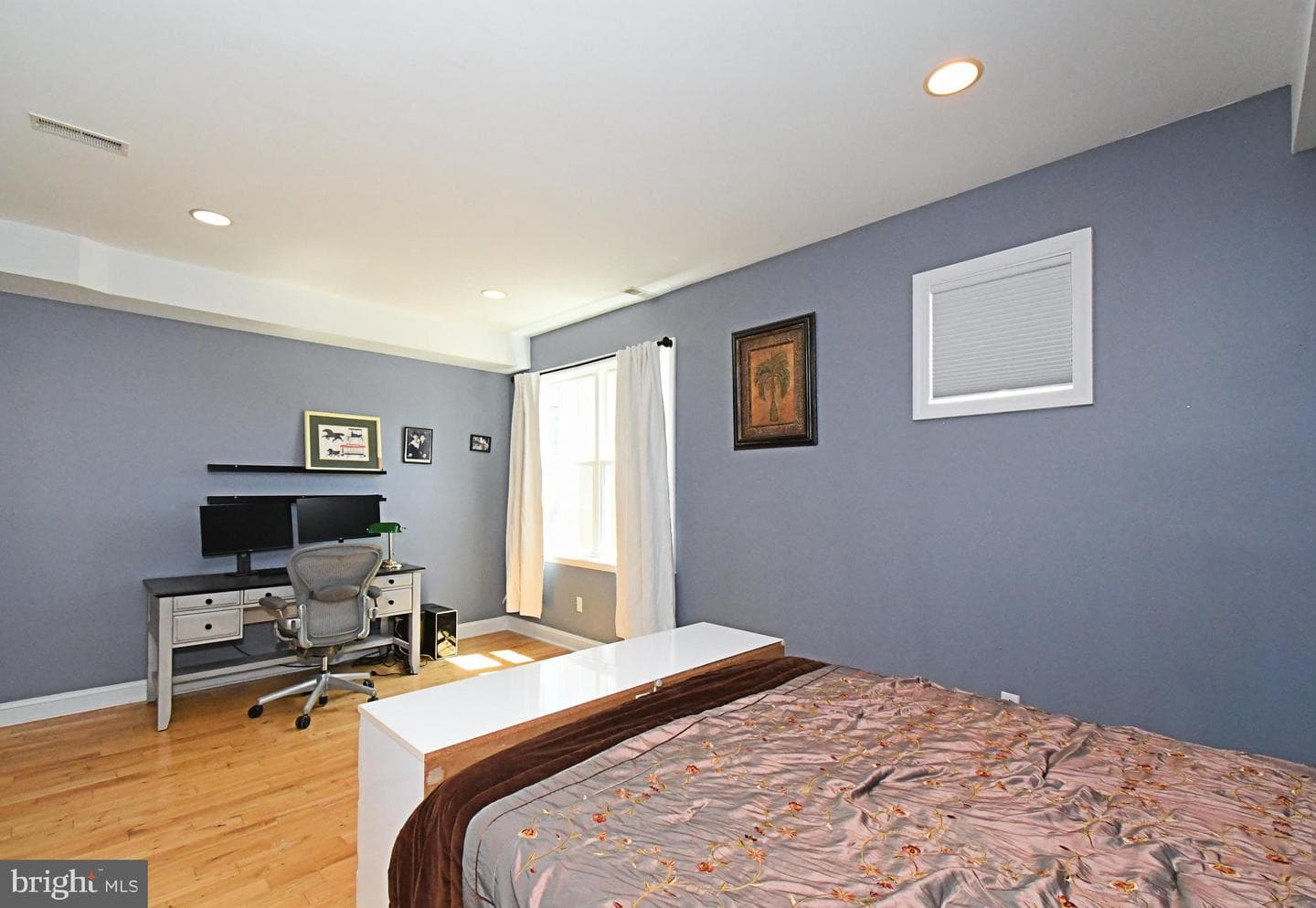 919 N American Street photo 28