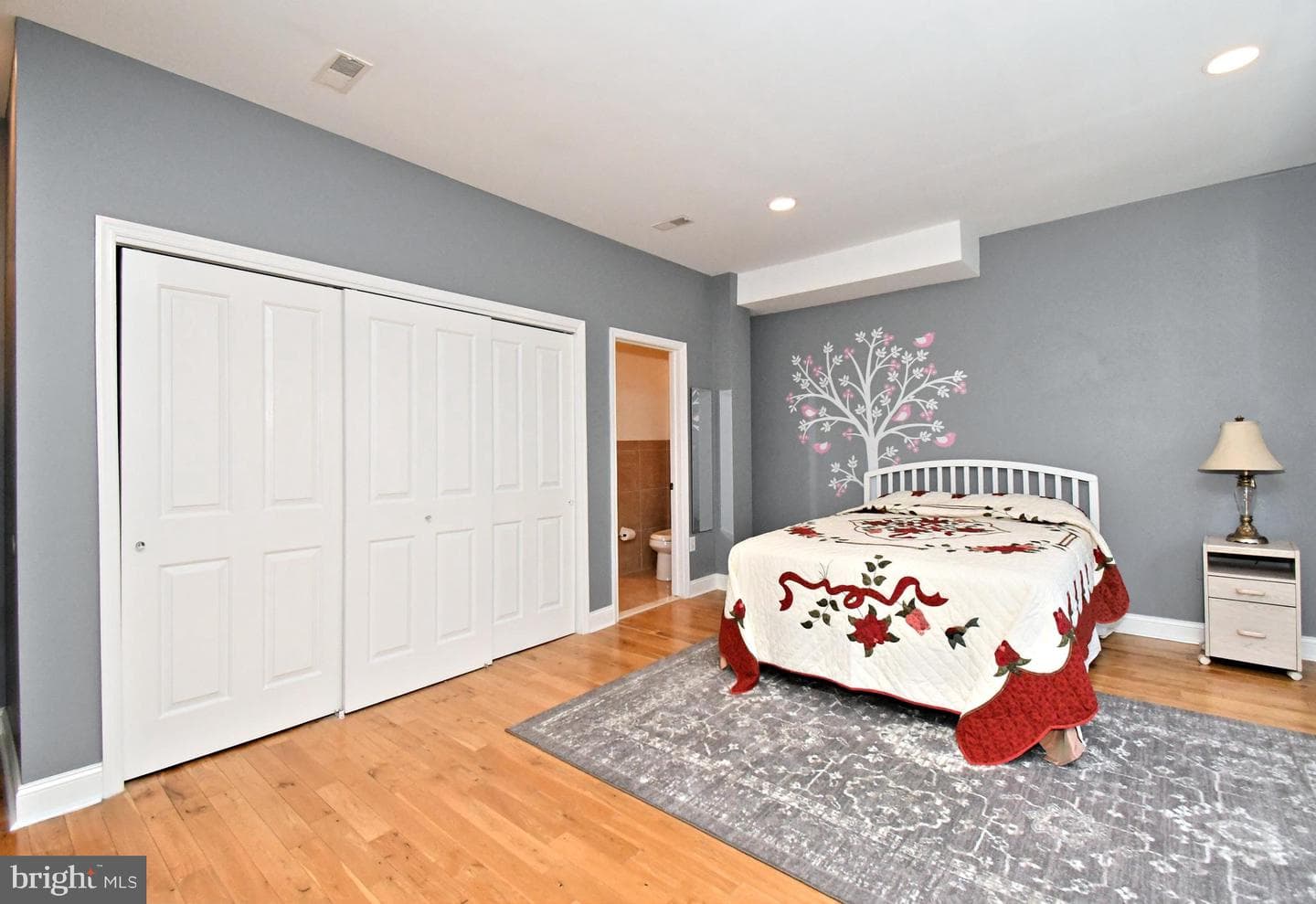 919 N American Street photo 33
