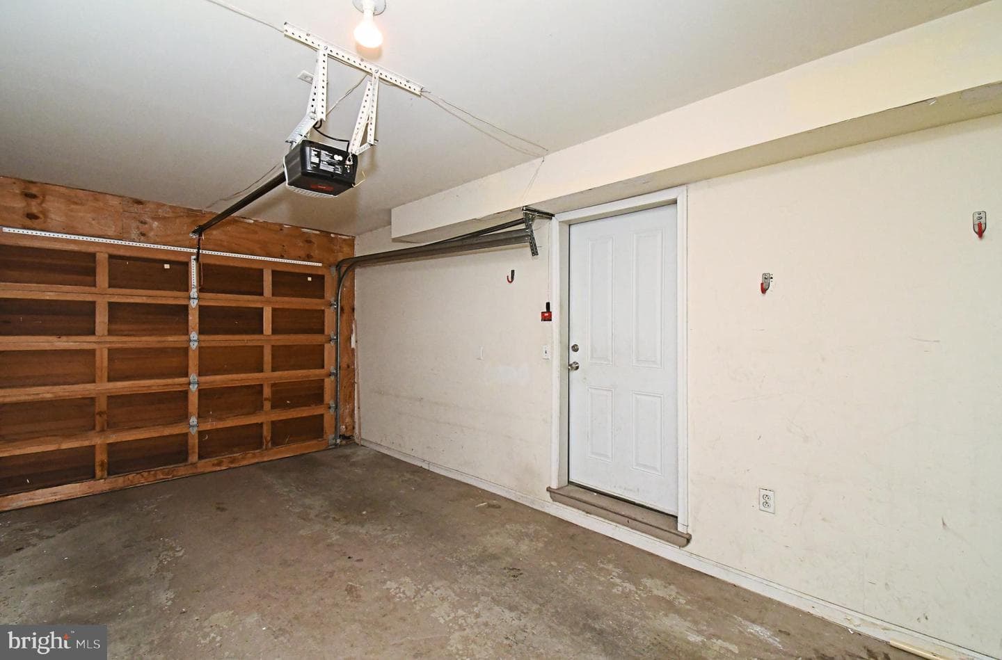 919 N American Street photo 60